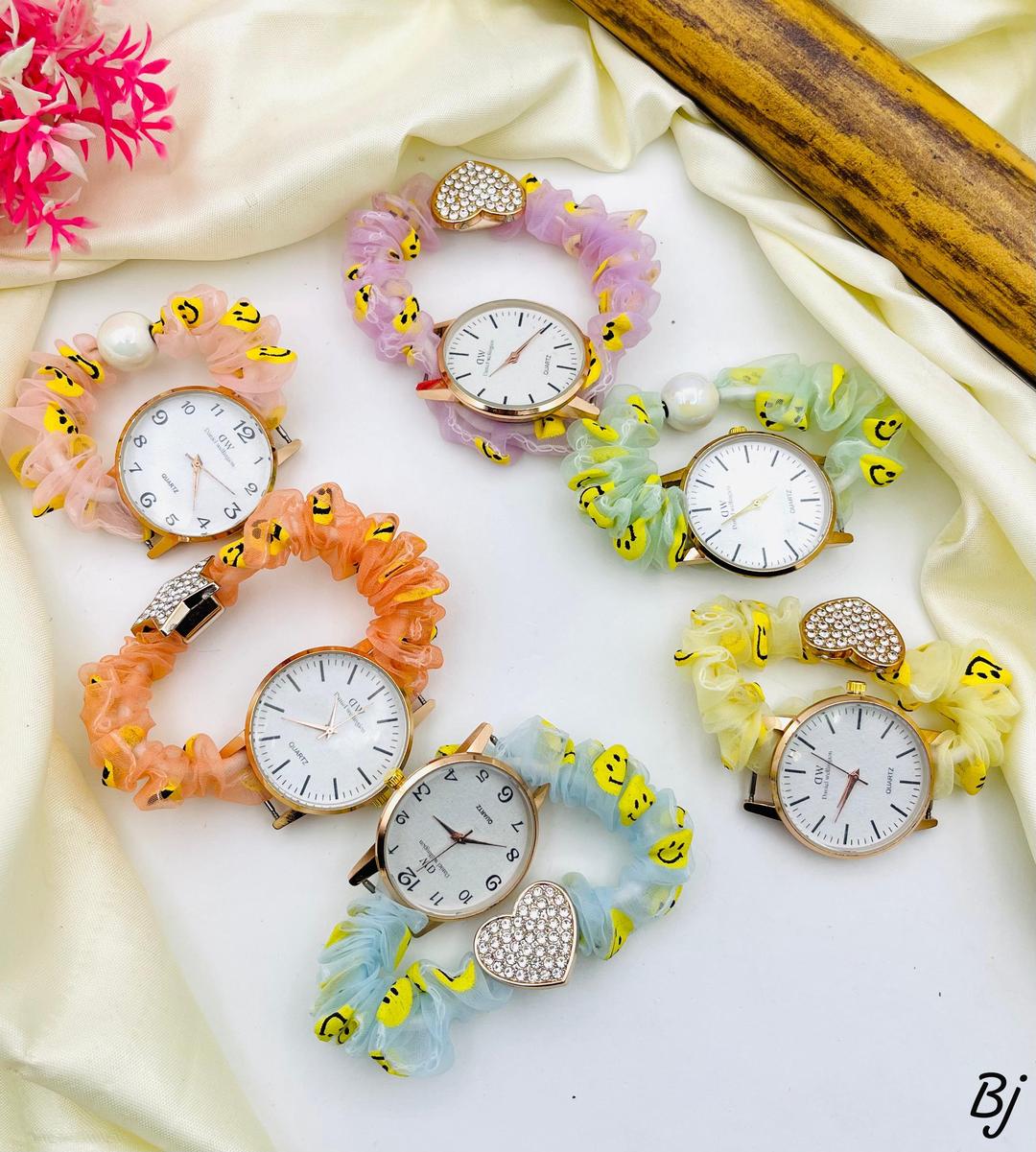 Chic Women's Quartz Watch - Pink Strap, Water Resistant
