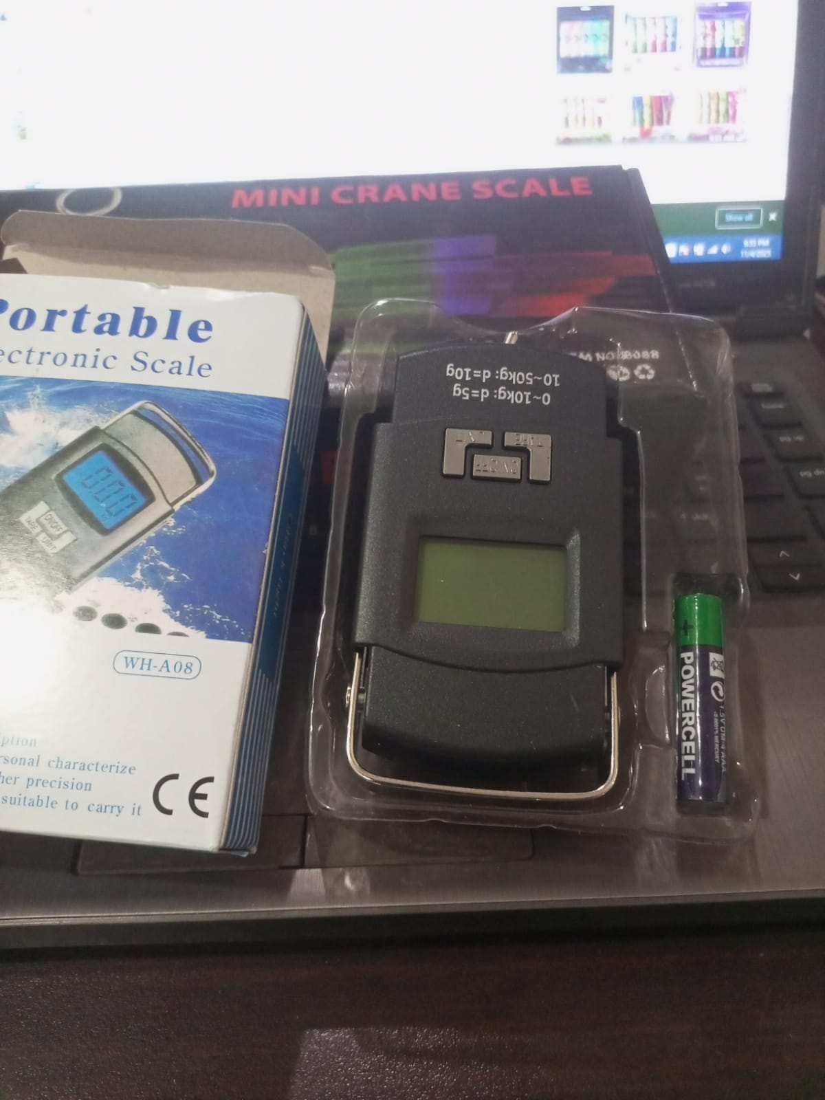 50kgPortableDigitalHangingScalewithHook_ElectronicLuggage_Fishing_Kitchen_TravelWeightMachine3