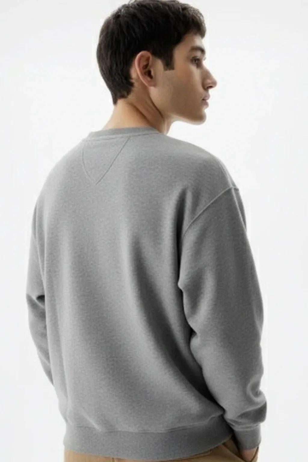 Classic Crewneck Sweatshirt – Light Grey EW-001342
