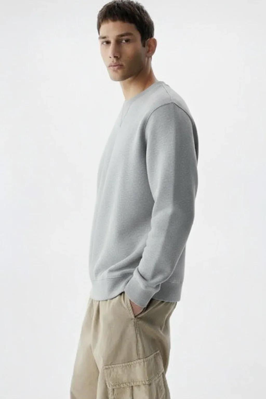 Classic Crewneck Sweatshirt – Light Grey EW-001342