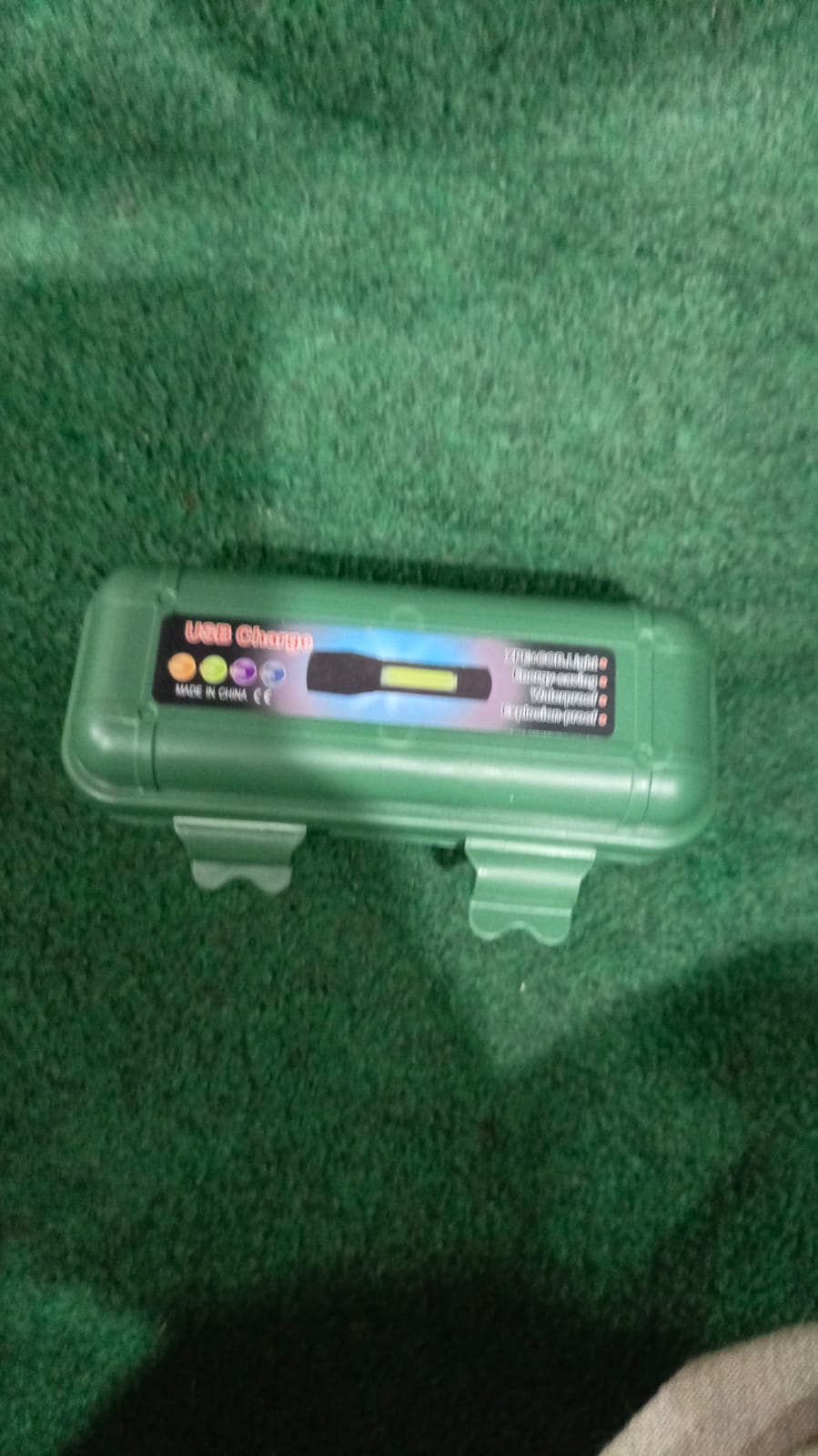 USBChargingXPE_COBLEDFlashlightLampTorchWithClipThreeModeZoomableLampBuiltinBatterywithBox7